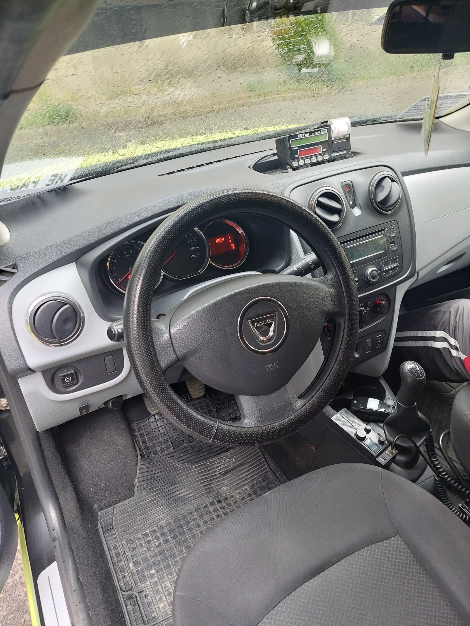 Dacia Sandero 1.2i  евро 6 - изображение 6