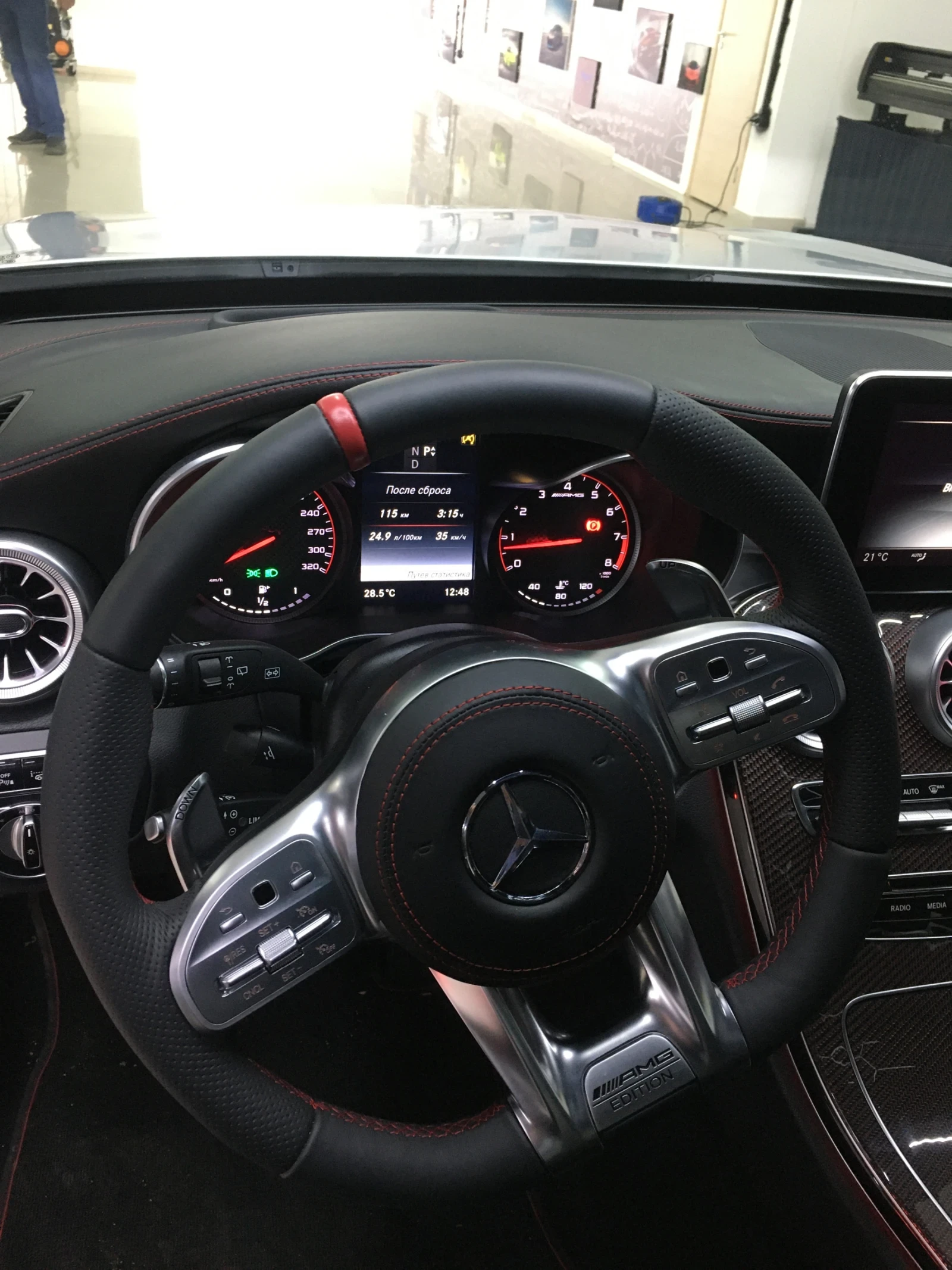 Mercedes-Benz C 63 AMG EDITION 1 НОВ  - изображение 10