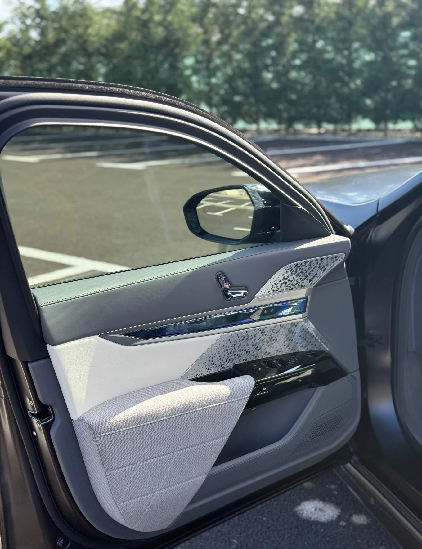 BMW 760 e Plug-in Hybrid xDrive | Mobile.bg   11