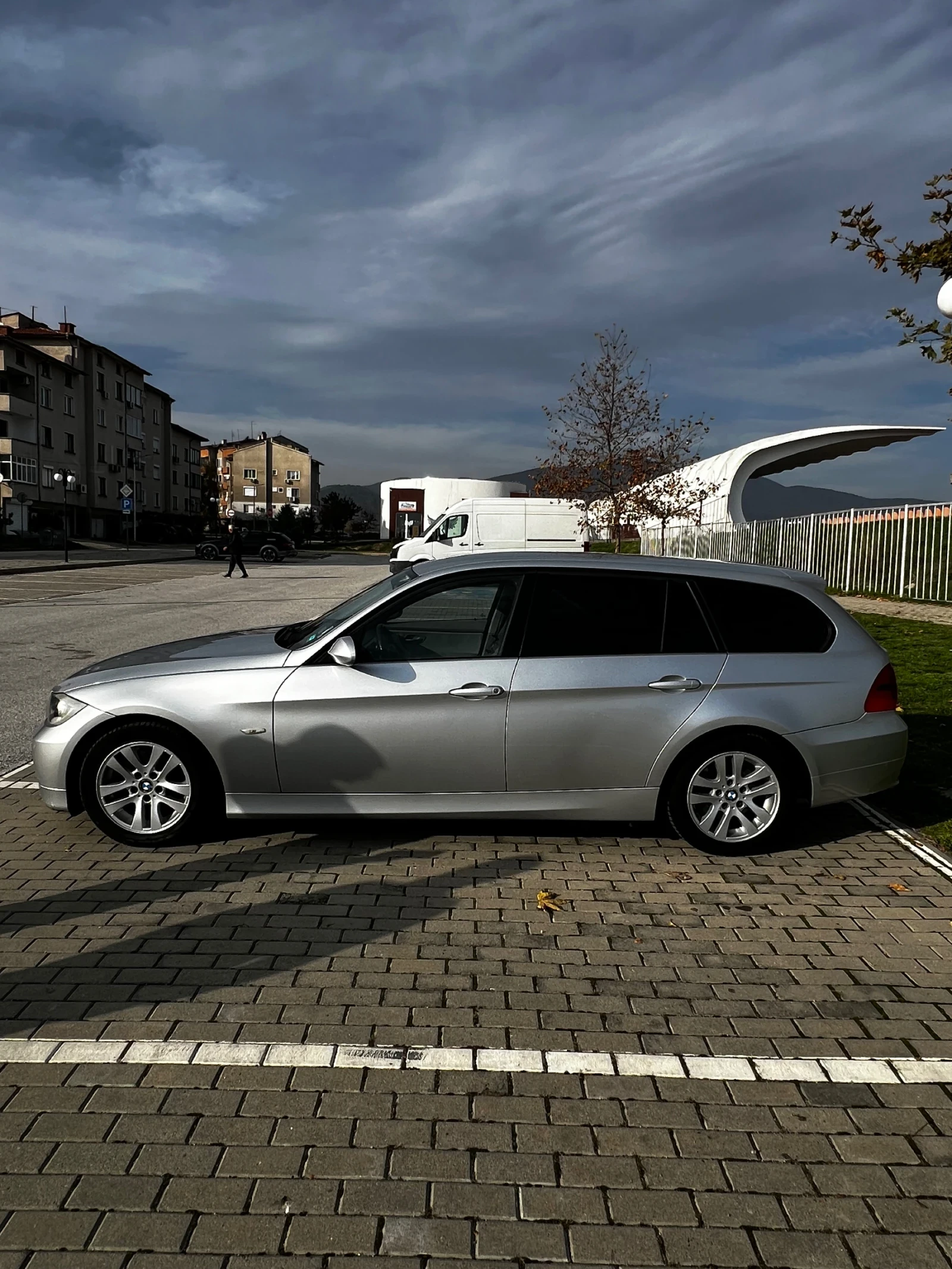 BMW 318  - изображение 2