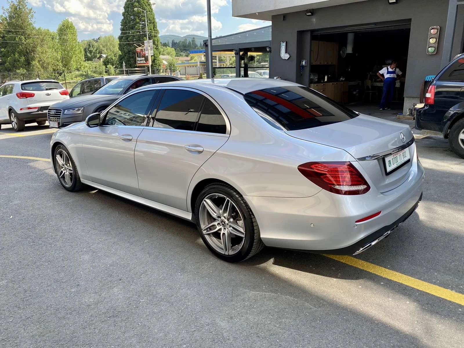 Mercedes-Benz E 220  - изображение 3