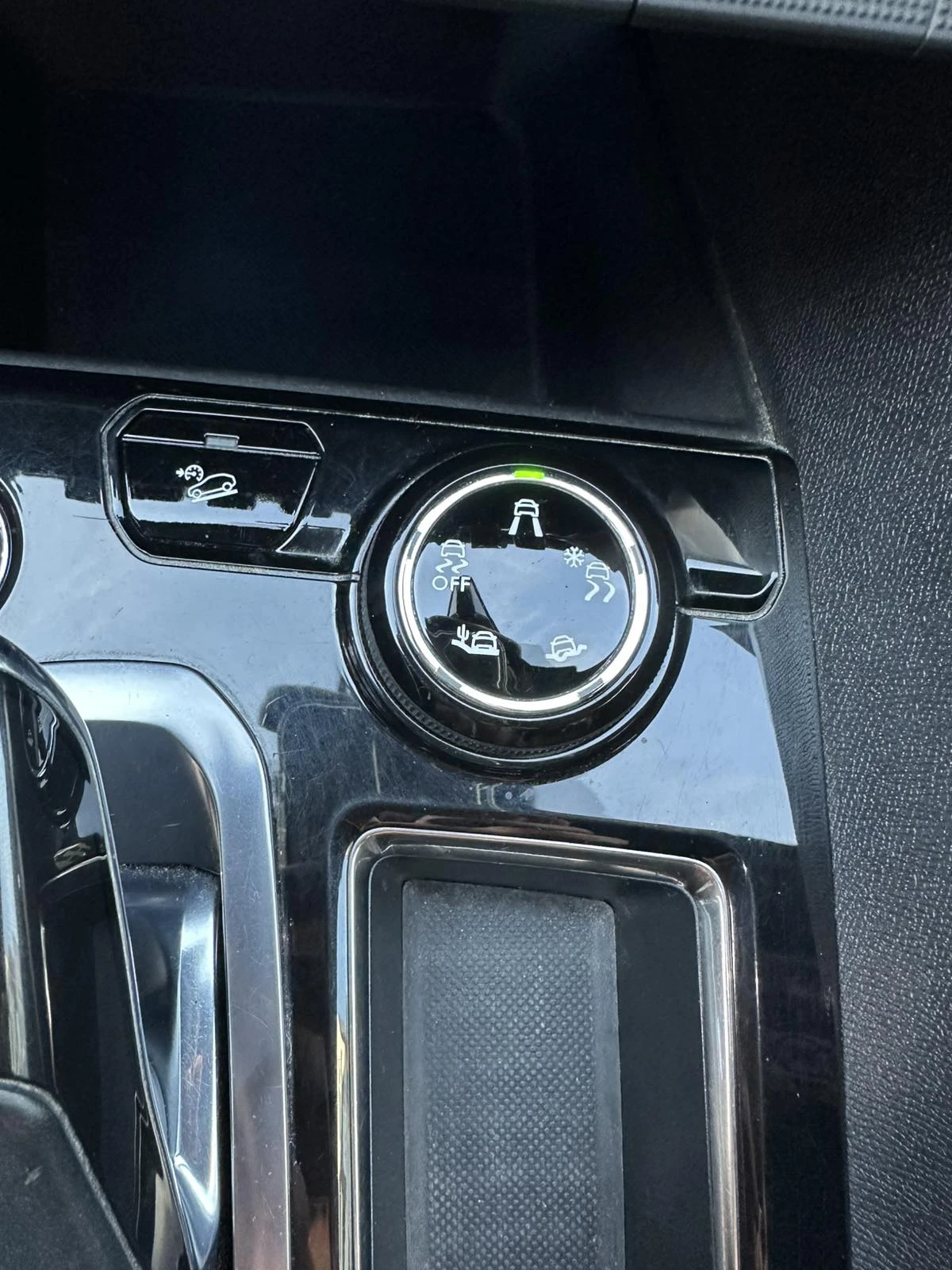 Peugeot 3008 3008 GT 2.0 HDI ПОДГРЕВ/МАСАЖ/РЕАЛНИ КИЛОМЕТРИ, снимка 16 - Автомобили и джипове - 53778226