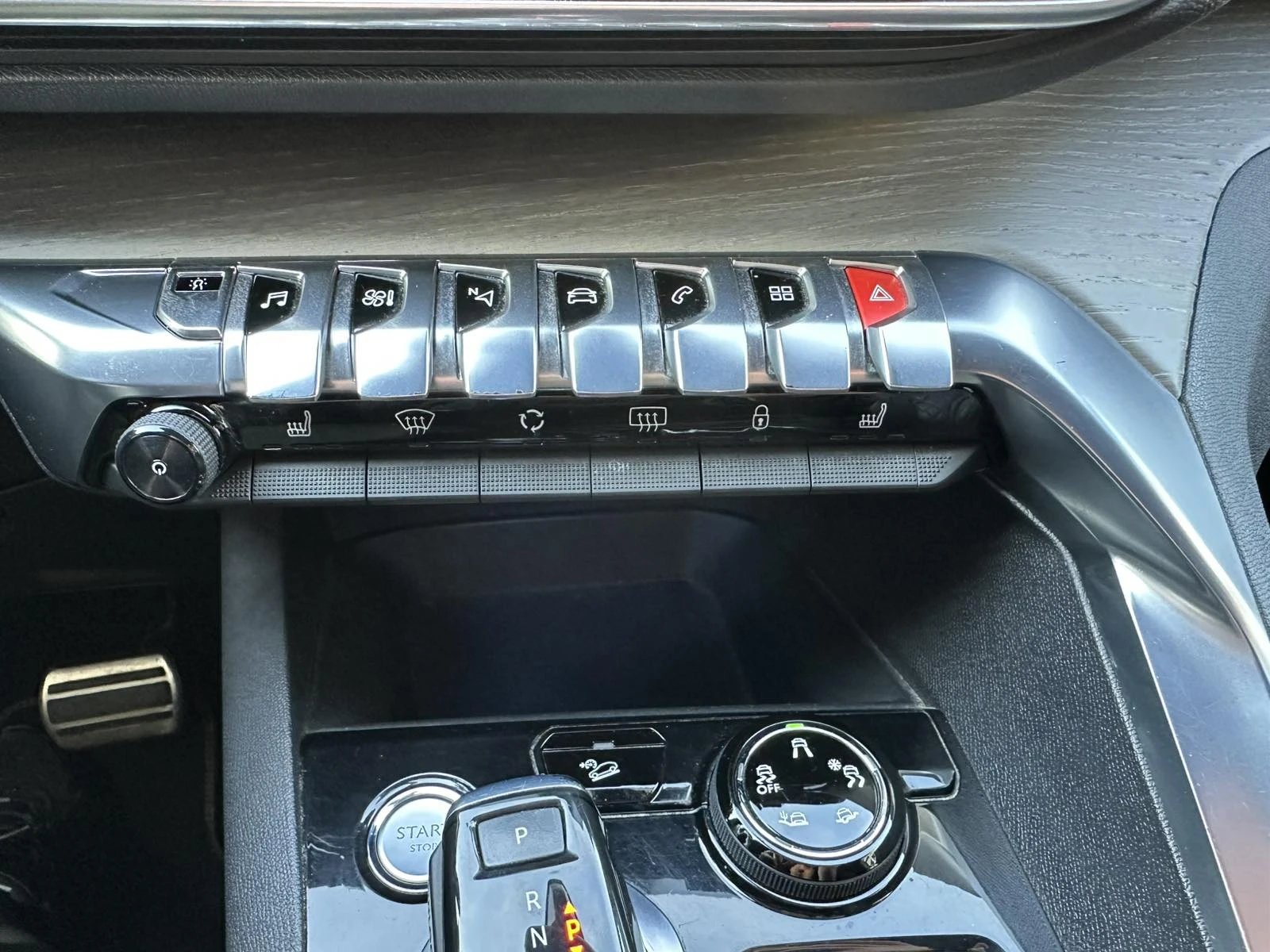 Peugeot 3008 3008 GT 2.0 HDI ПОДГРЕВ/МАСАЖ/РЕАЛНИ КИЛОМЕТРИ, снимка 10 - Автомобили и джипове - 53778226