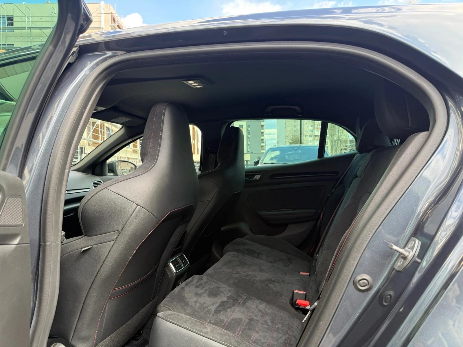 Renault Megane R.S. 300, снимка 13 - Автомобили и джипове - 54148763