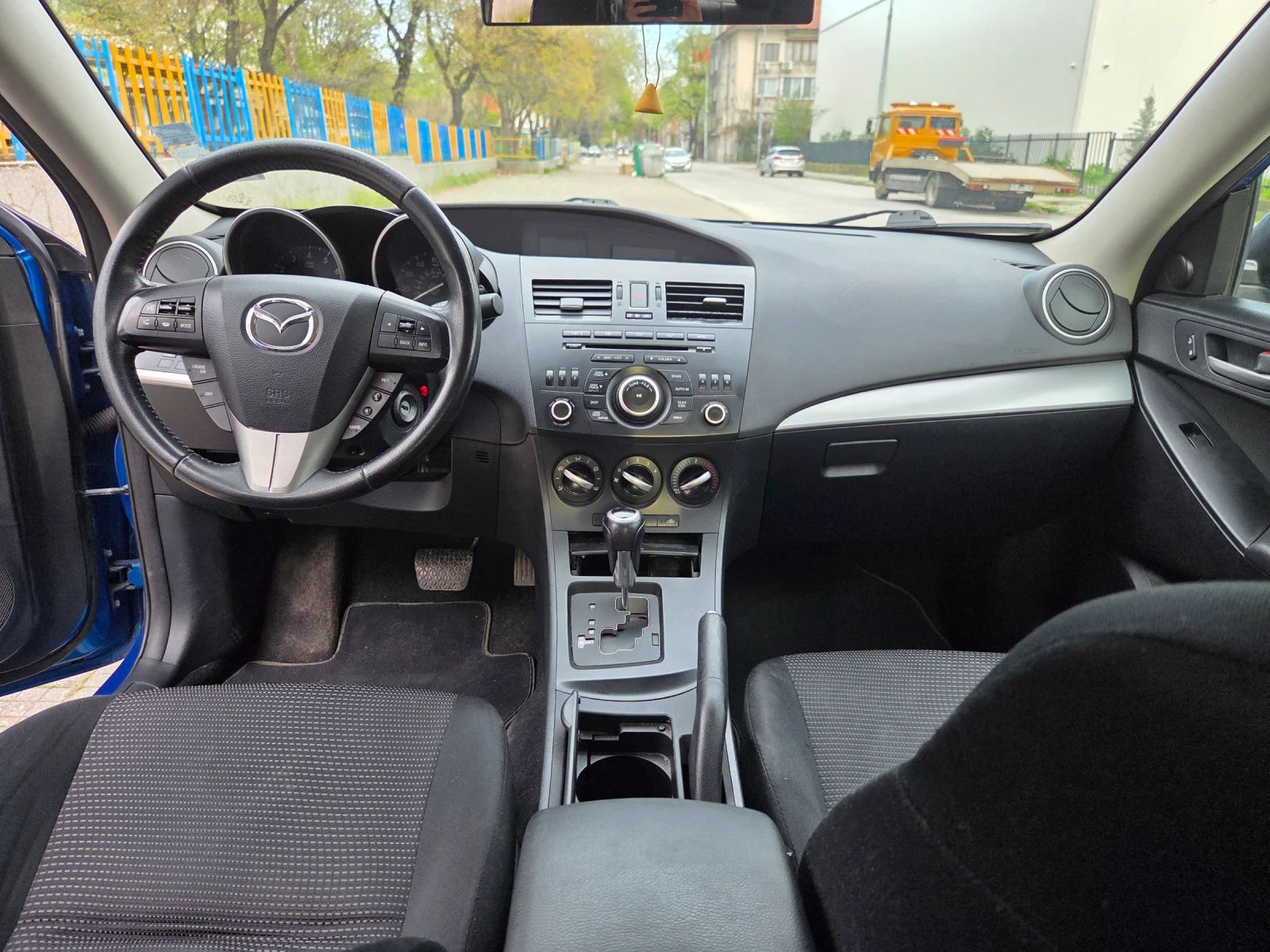 Mazda 3 Skyactiv, снимка 7 - Автомобили и джипове - 54271479