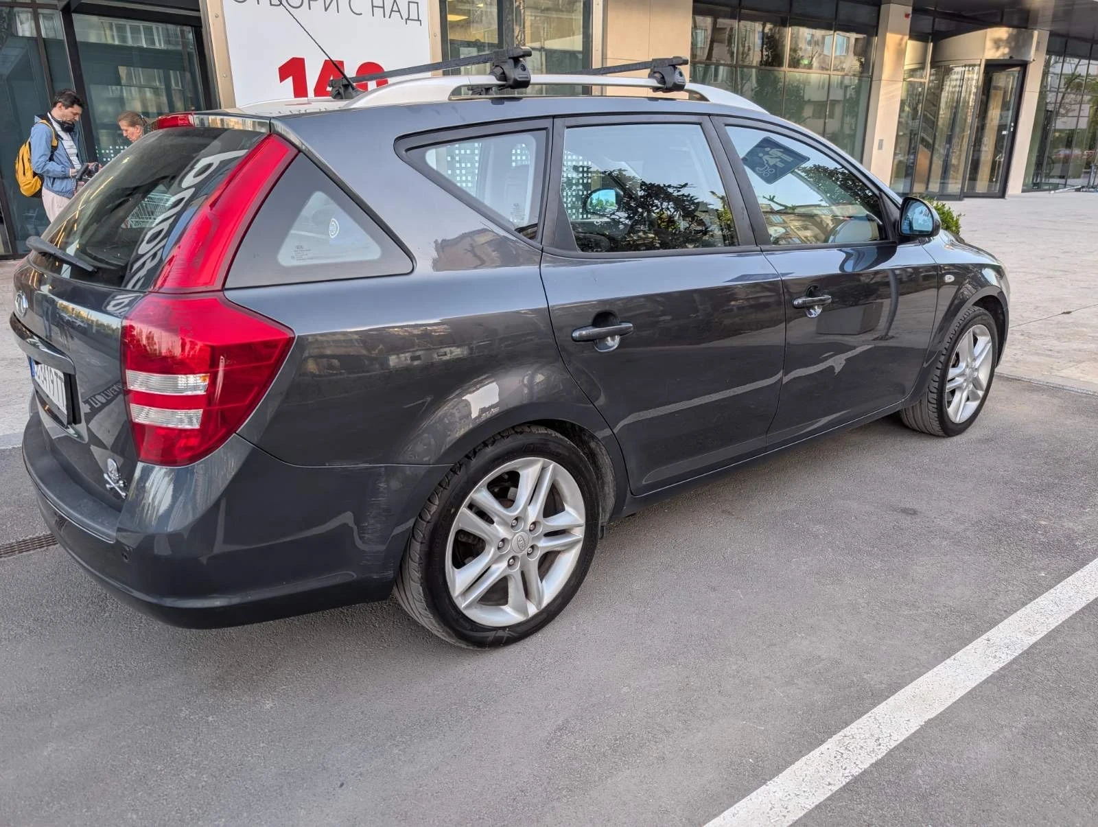 Kia Ceed 1.6 газ, снимка 8 - Автомобили и джипове - 54341138