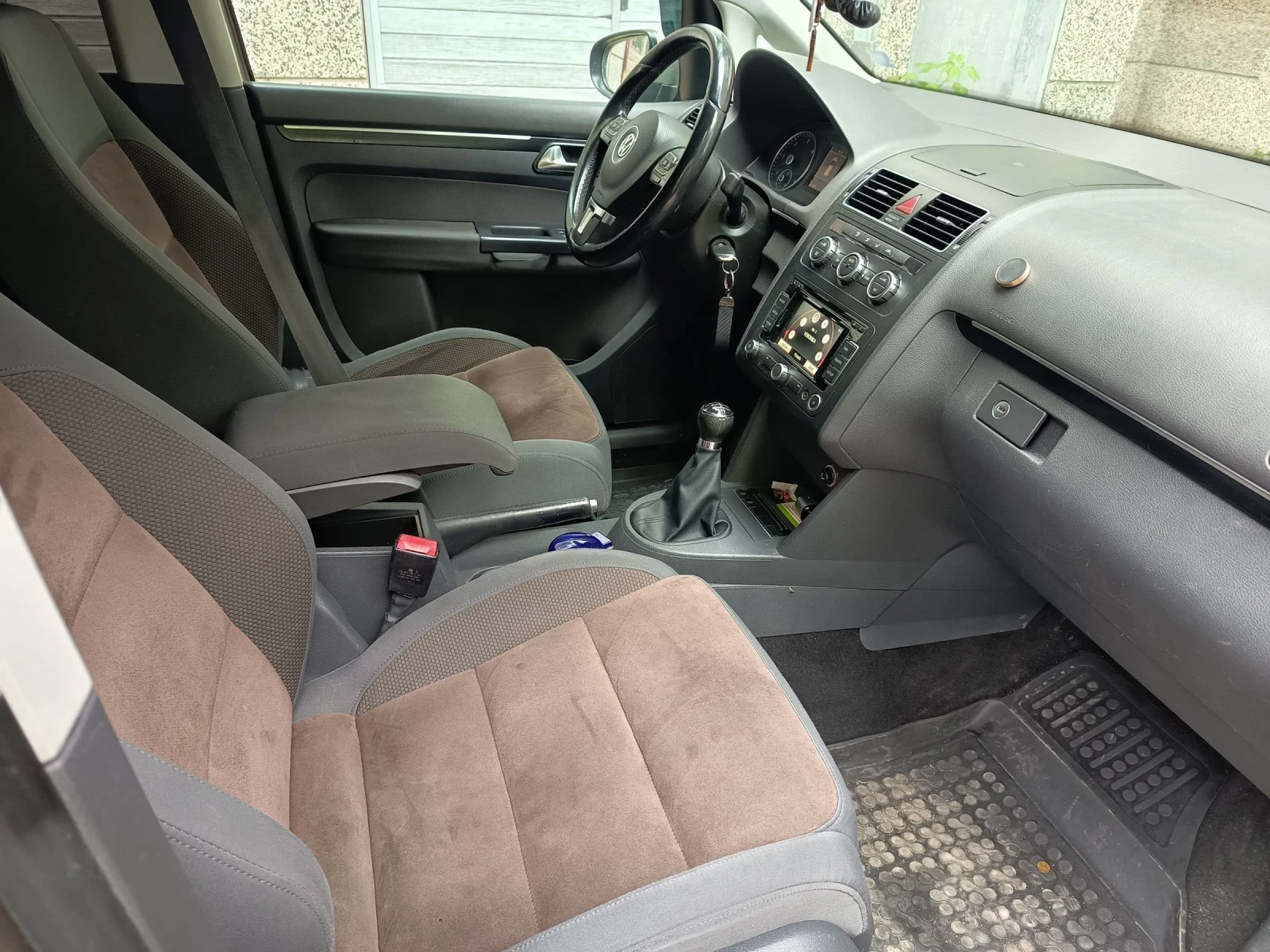 VW Touran 1, 6TDI , снимка 9 - Автомобили и джипове - 54358732