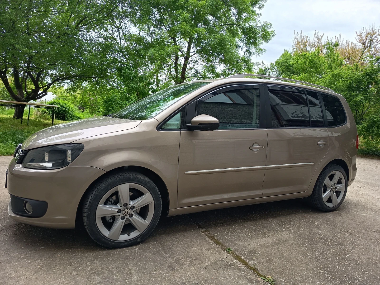 VW Touran 1, 6TDI , снимка 4 - Автомобили и джипове - 54358732