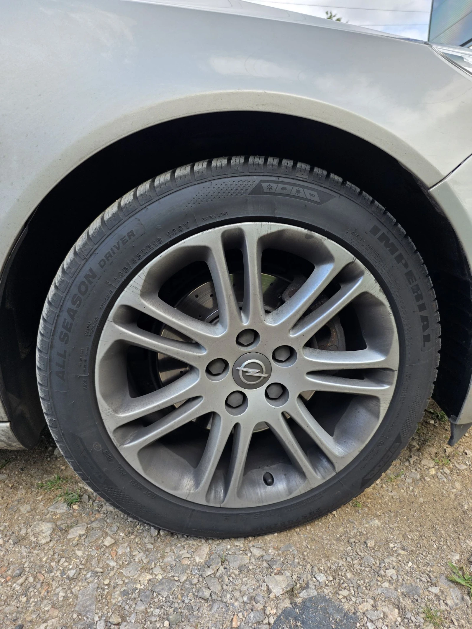 Opel Insignia Sports tourer, снимка 6 - Автомобили и джипове - 54570923