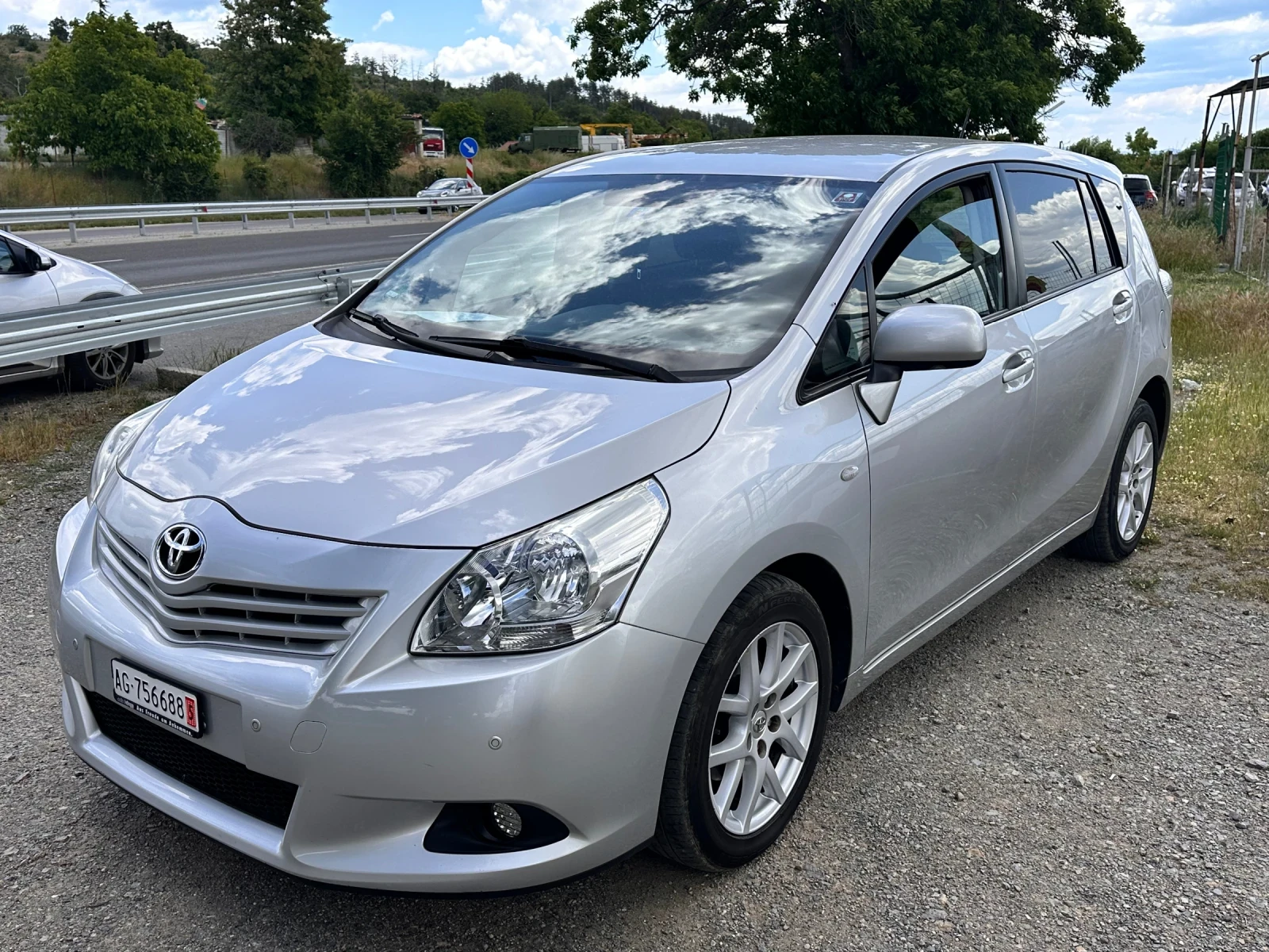 Toyota Verso 1.8i 147кс ШВЕЙЦАРИЯ, снимка 2 - Автомобили и джипове - 54728720