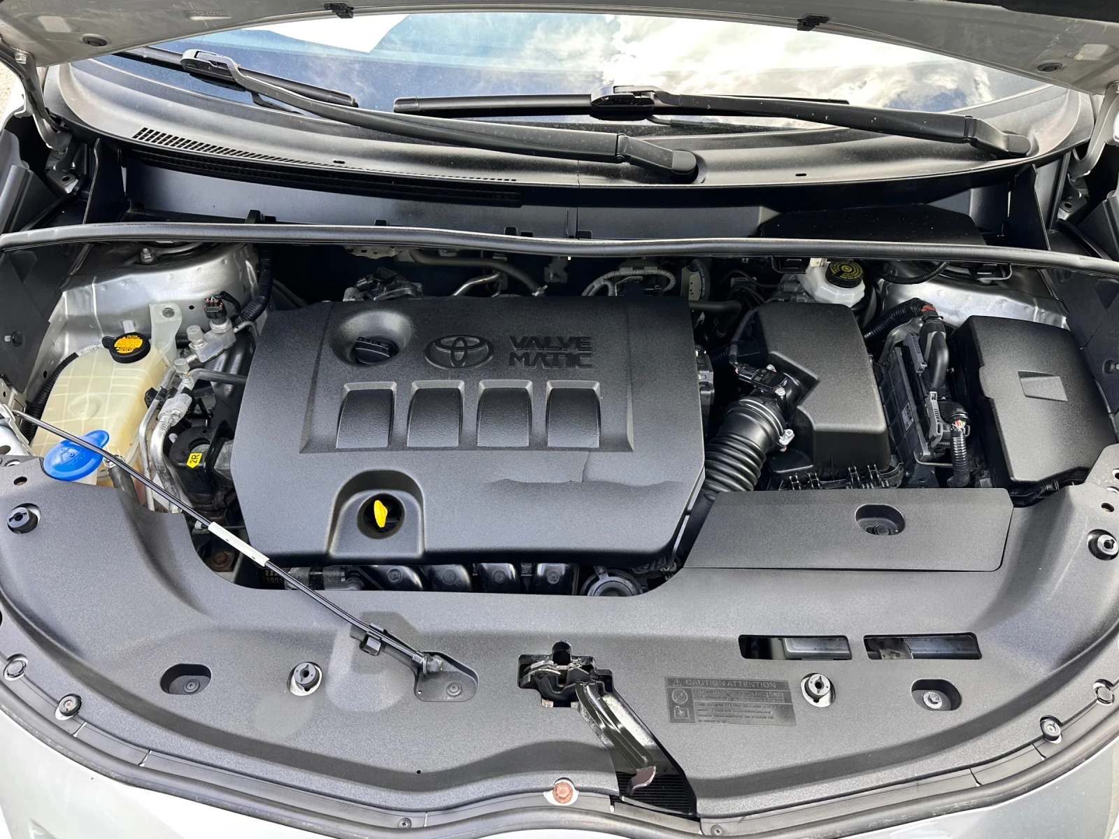 Toyota Verso 1.8i 147кс ШВЕЙЦАРИЯ, снимка 13 - Автомобили и джипове - 54728720