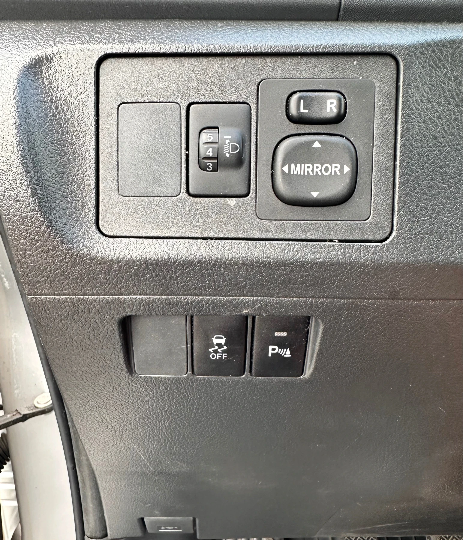 Toyota Verso 1.8i 147кс ШВЕЙЦАРИЯ, снимка 15 - Автомобили и джипове - 54728720