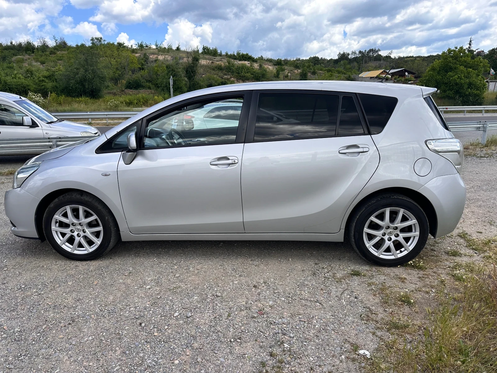 Toyota Verso 1.8i 147кс ШВЕЙЦАРИЯ, снимка 7 - Автомобили и джипове - 54728720