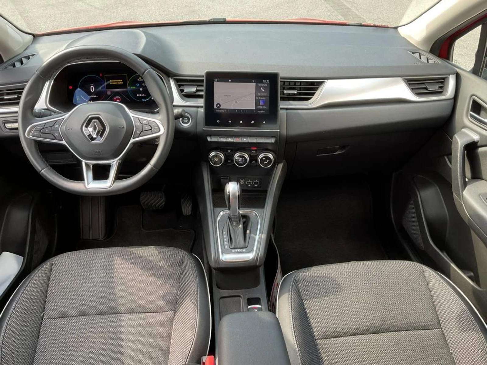 Renault Captur 1.6 Intens - Hybrid, снимка 7 - Автомобили и джипове - 55098346