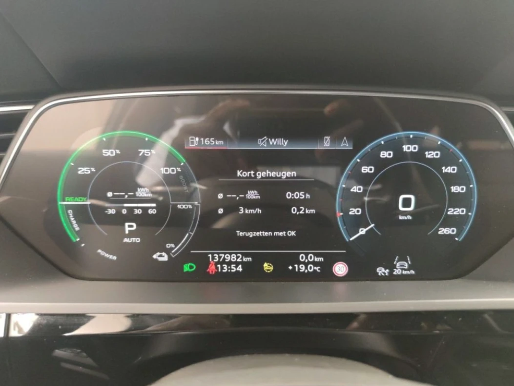 Audi E-Tron Sportback 55 S Line 90% SOH, снимка 8 - Автомобили и джипове - 55444106