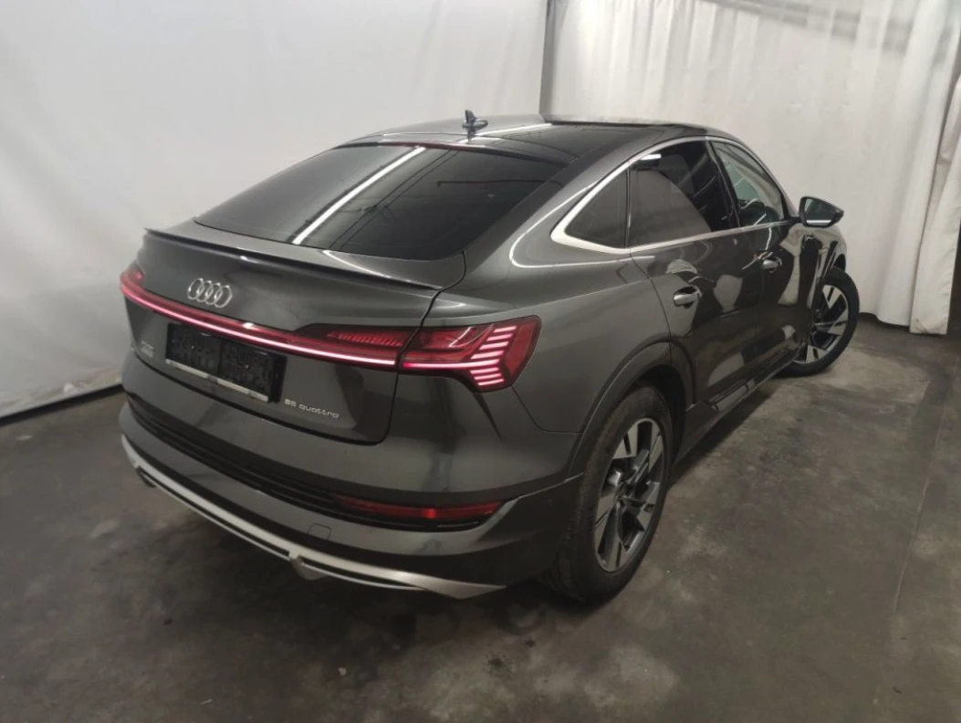 Audi E-Tron Sportback 55 S Line 90% SOH, снимка 3 - Автомобили и джипове - 55444106