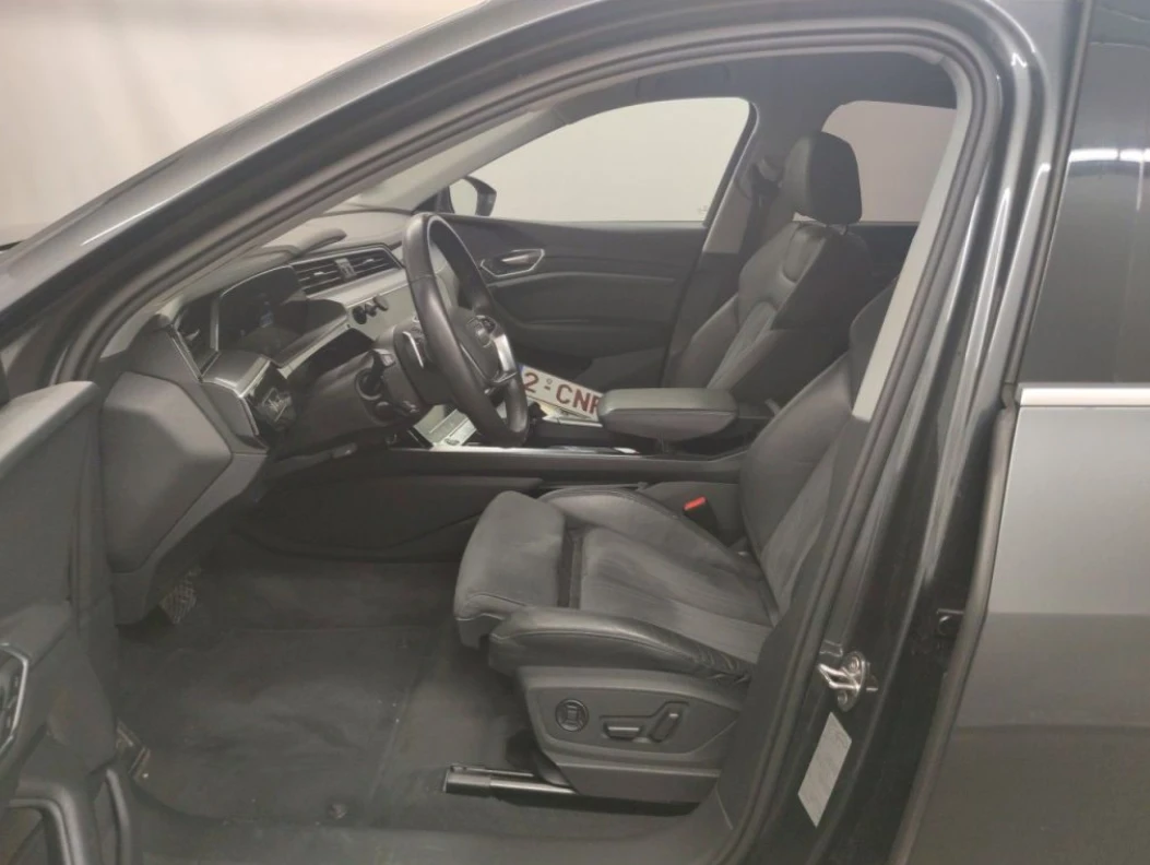 Audi E-Tron Sportback 55 S Line 90% SOH, снимка 7 - Автомобили и джипове - 55444106