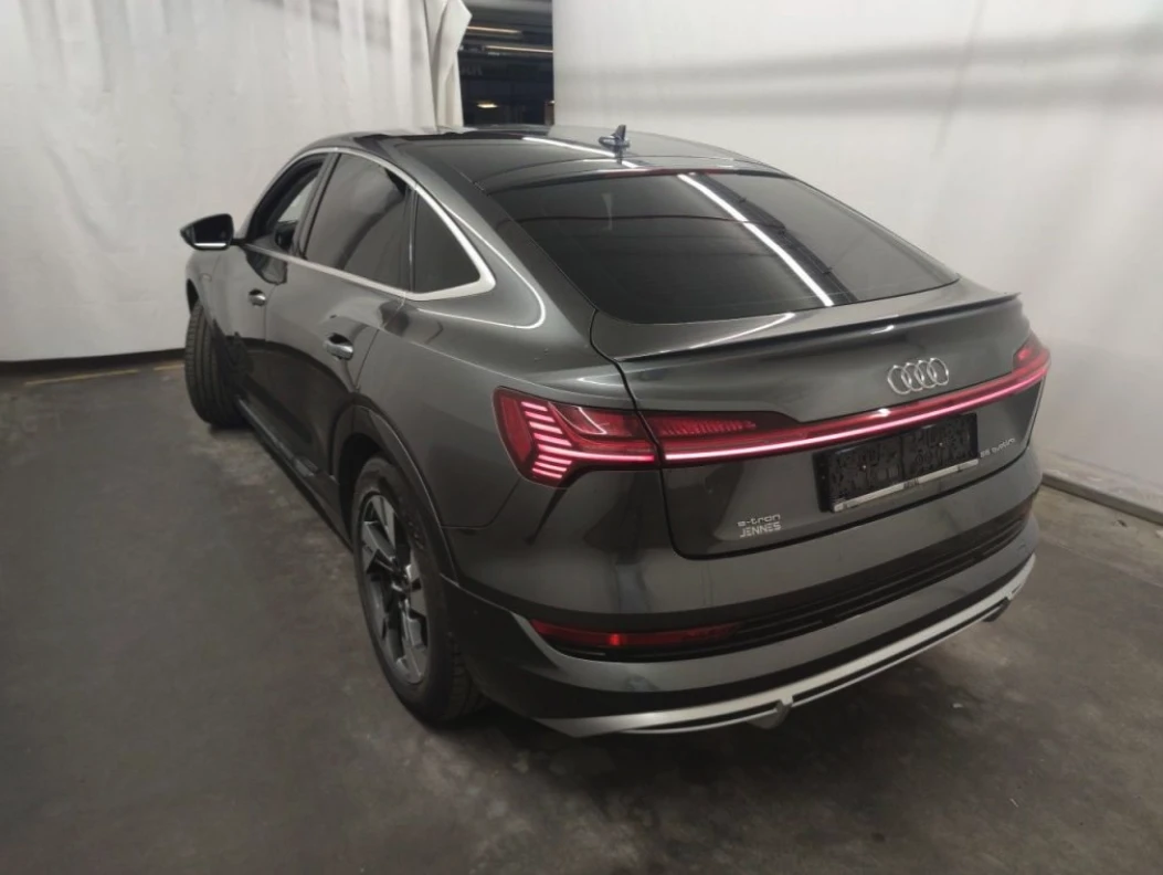 Audi E-Tron Sportback 55 S Line 90% SOH, снимка 4 - Автомобили и джипове - 55444106