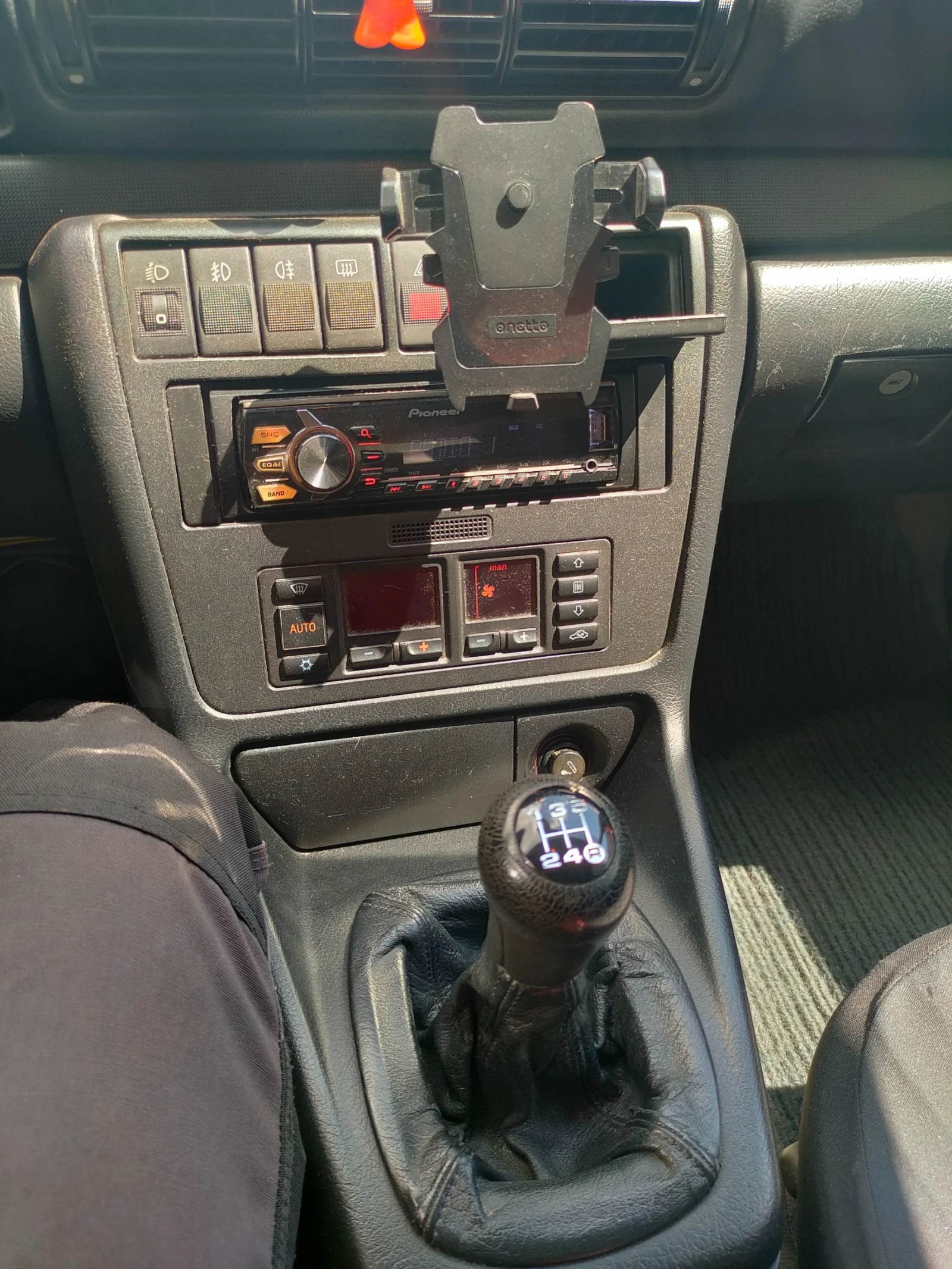 Audi A4 1.8T, снимка 11 - Автомобили и джипове - 55503431