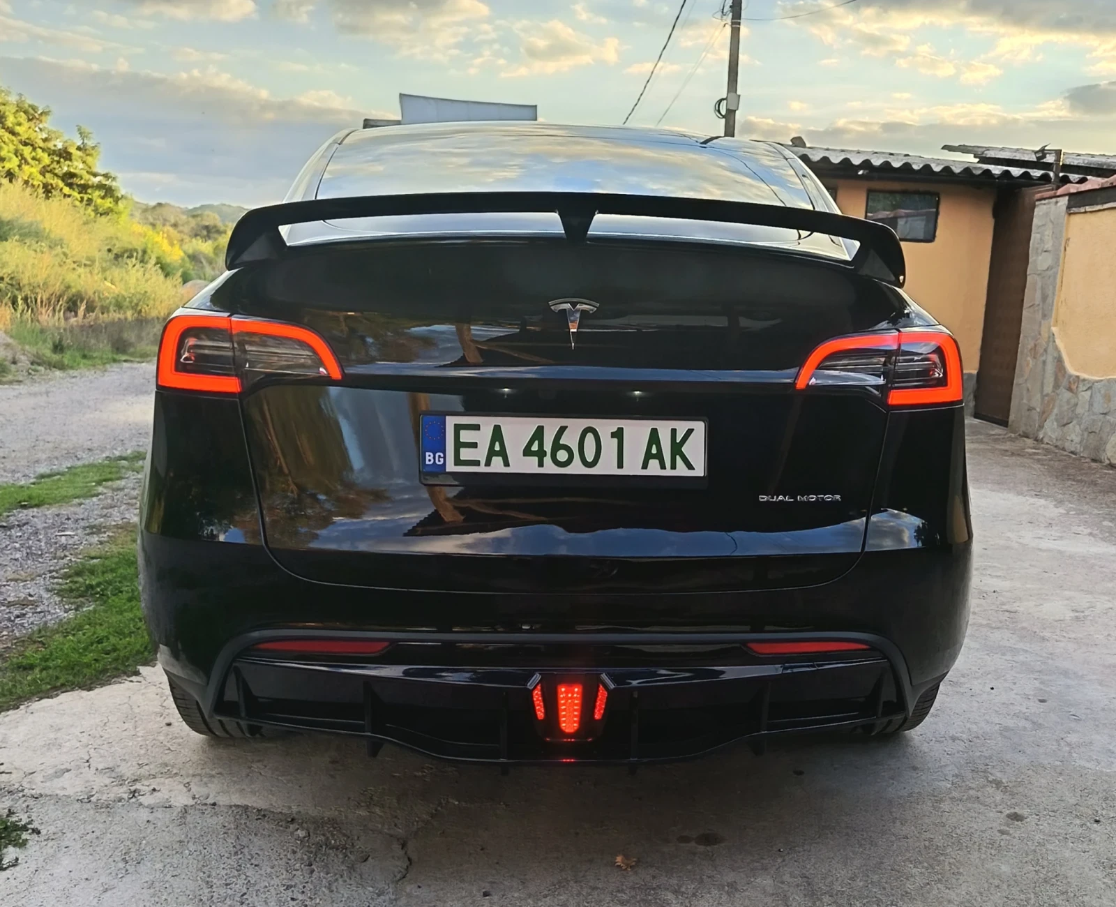 Tesla Model Y Dual Motor, снимка 6 - Автомобили и джипове - 55730524