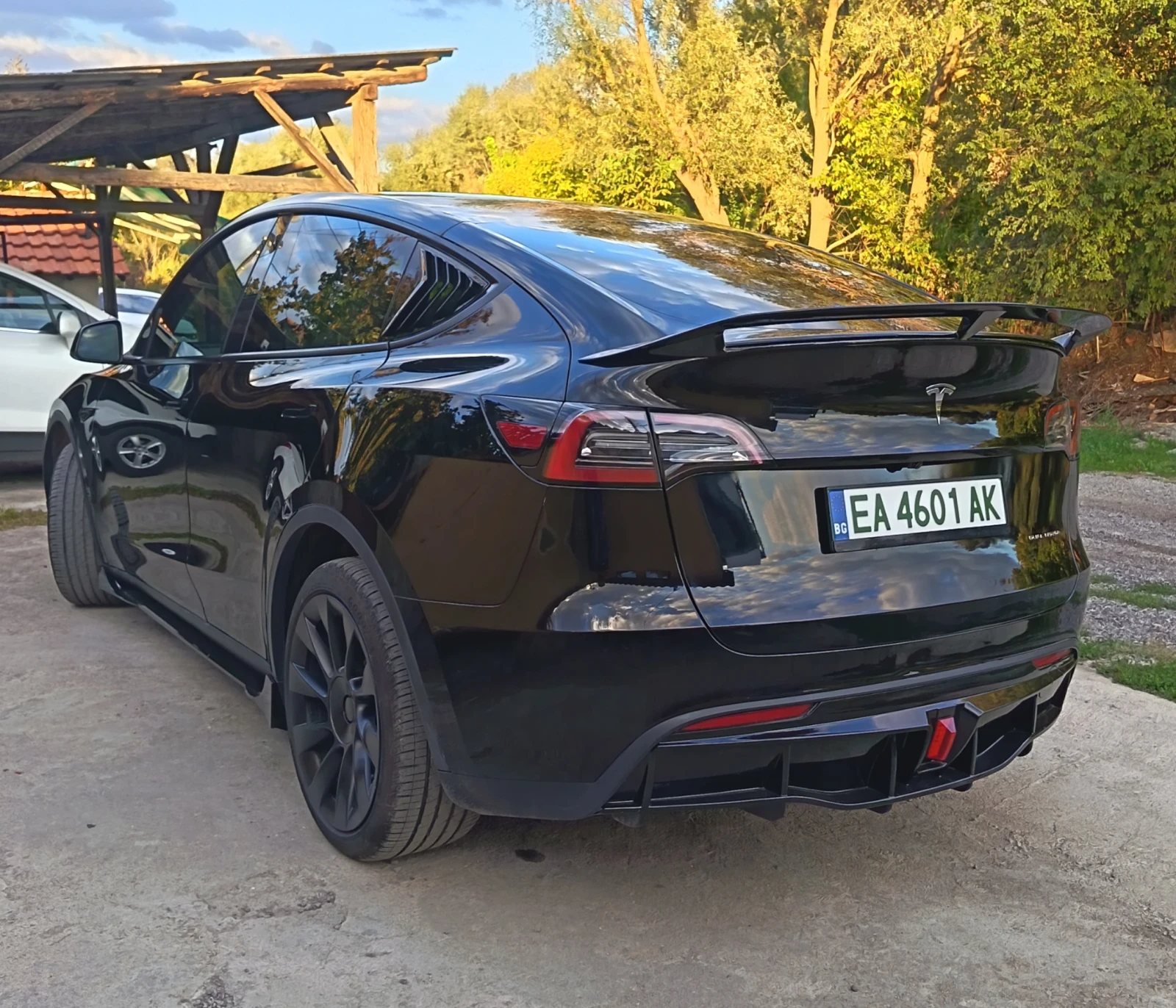 Tesla Model Y Dual Motor, снимка 5 - Автомобили и джипове - 55730524