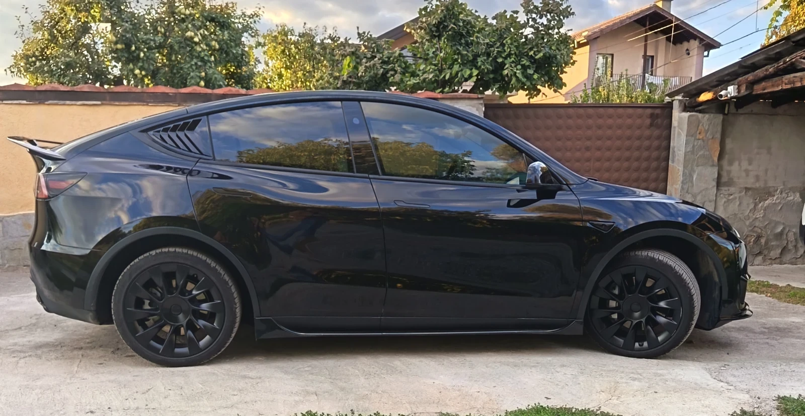 Tesla Model Y Dual Motor, снимка 7 - Автомобили и джипове - 55730524