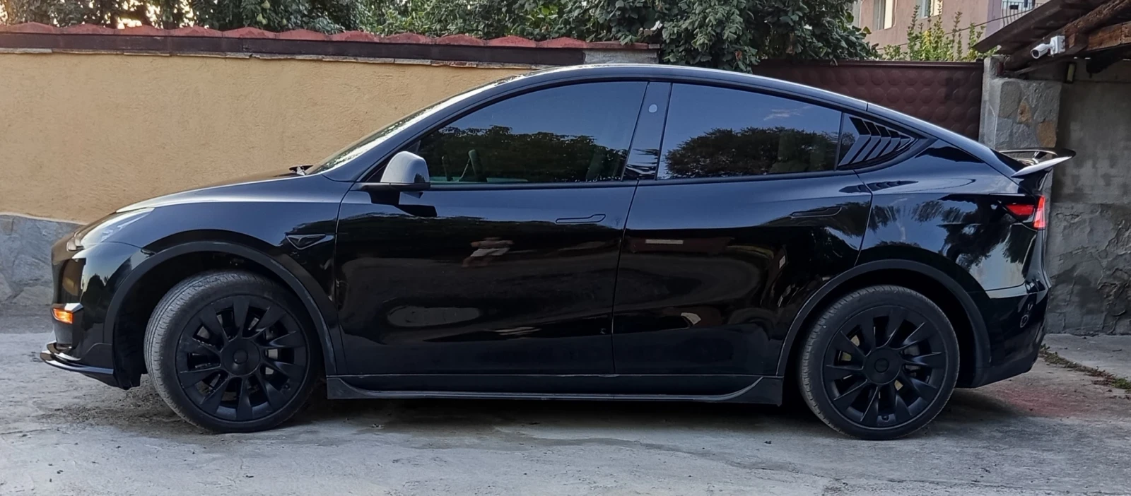 Tesla Model Y Dual Motor, снимка 7 - Автомобили и джипове - 55730524