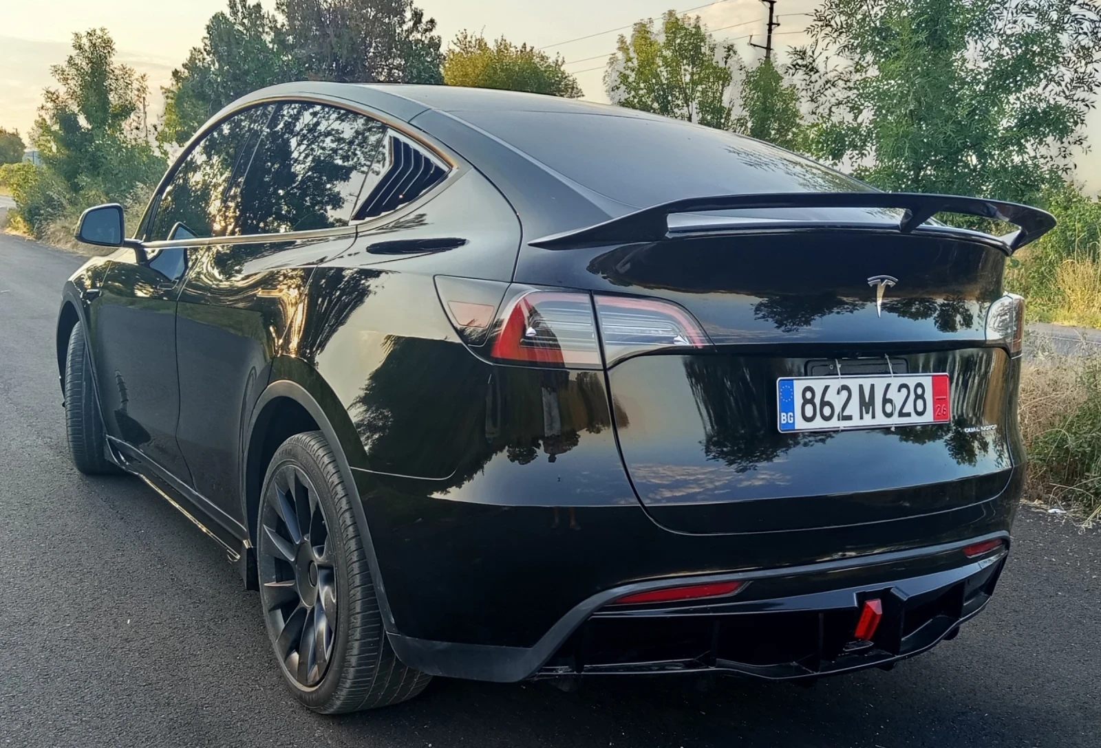 Tesla Model Y Dual Motor, снимка 4 - Автомобили и джипове - 55730524