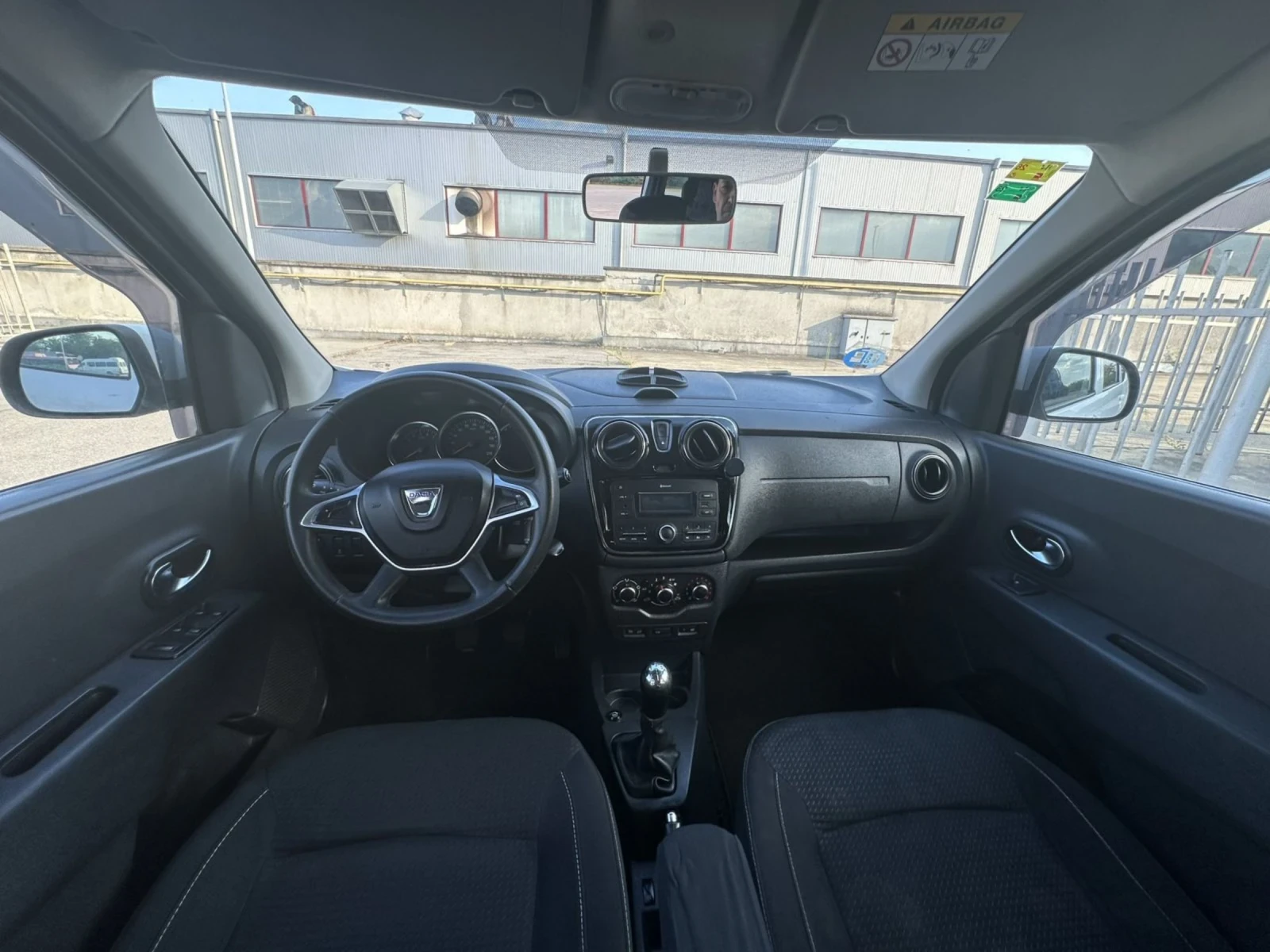 Dacia Lodgy 1.6 Фабрична газ 2018, снимка 5 - Автомобили и джипове - 55895037