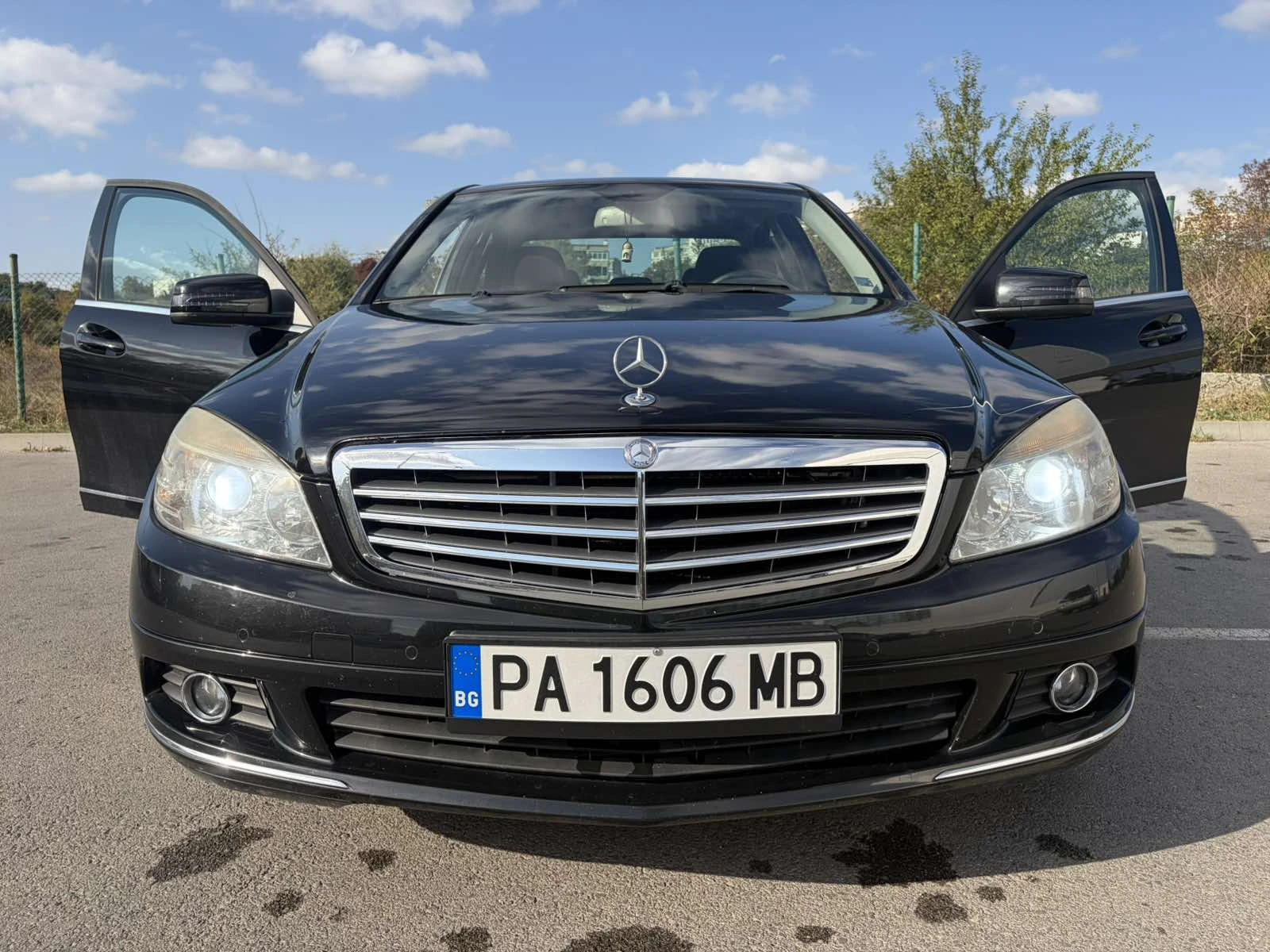 Mercedes-Benz C 180 CGI, снимка 2 - Автомобили и джипове - 56473563