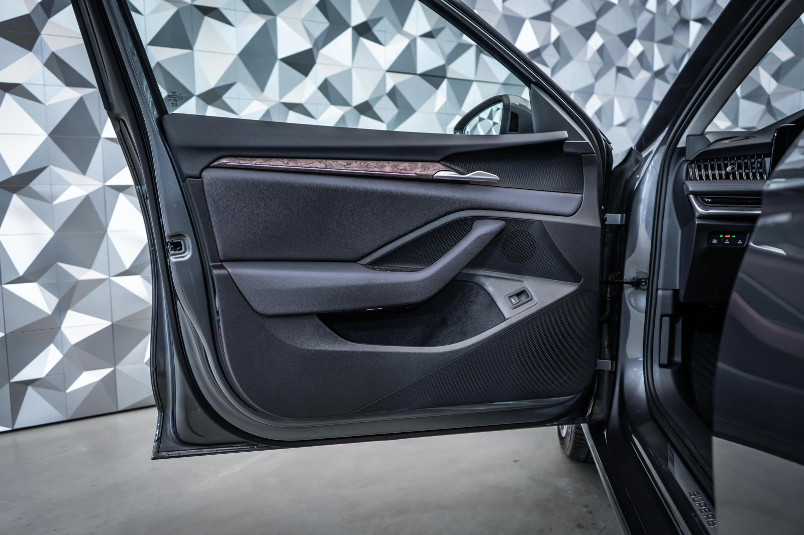 Skoda Superb 2.0 TSI L&K 4x4 | Mobile.bg � ����������� 7