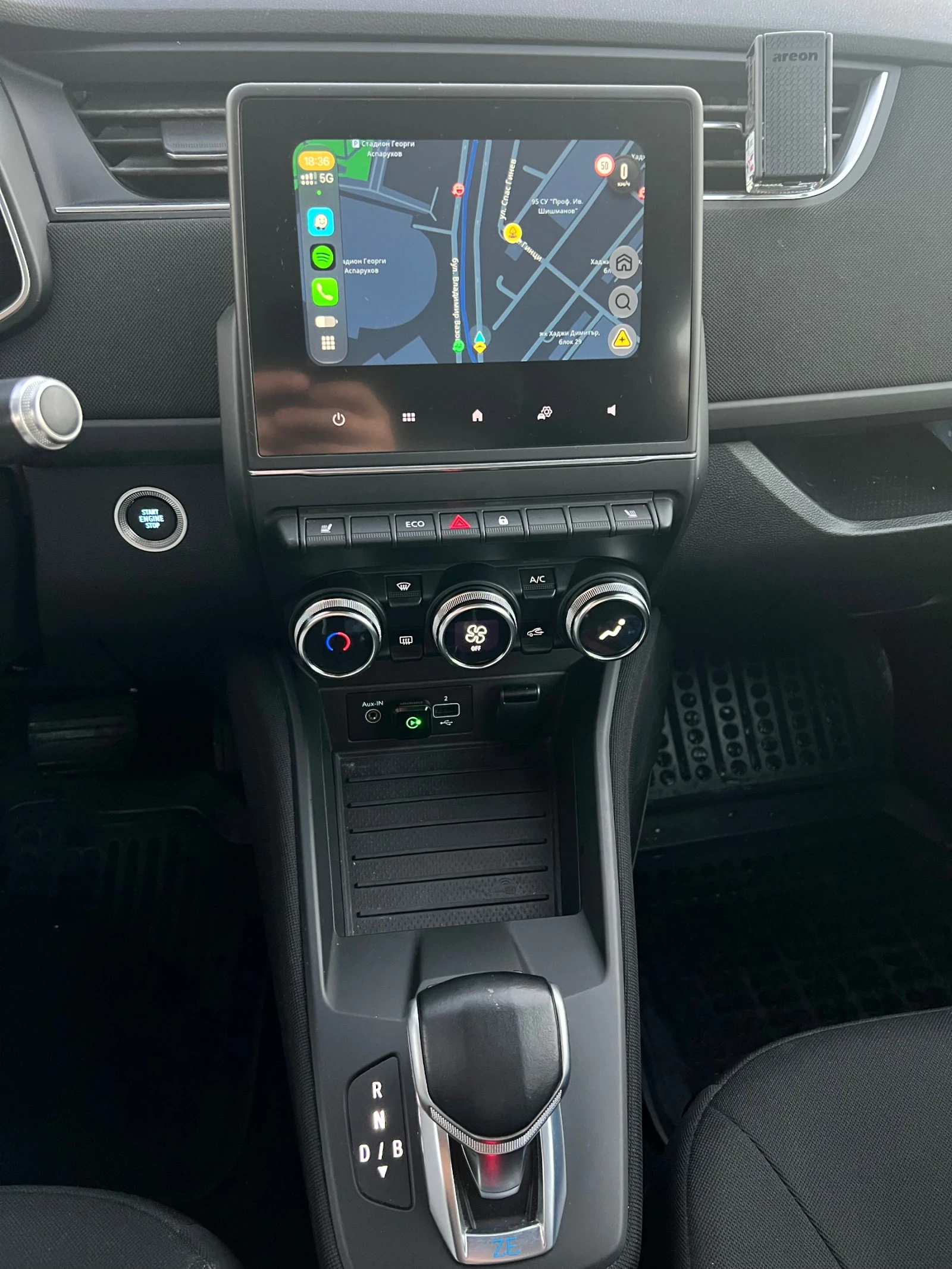 Renault Zoe 52 kwh, снимка 15 - Автомобили и джипове - 56634792