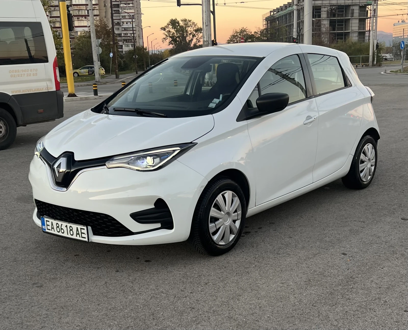 Renault Zoe 52 kwh, снимка 3 - Автомобили и джипове - 56634792