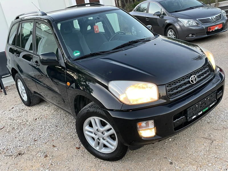 Toyota Rav4 1.8i Нови гуми Сервизна история Германия, снимка 3 - Автомобили и джипове - 47721677