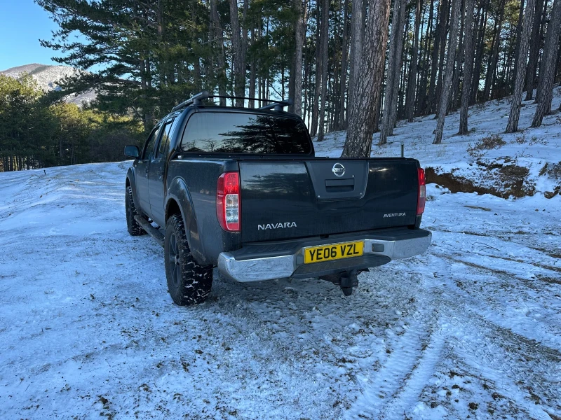 Nissan Navara 2.5, снимка 2 - Автомобили и джипове - 48648929