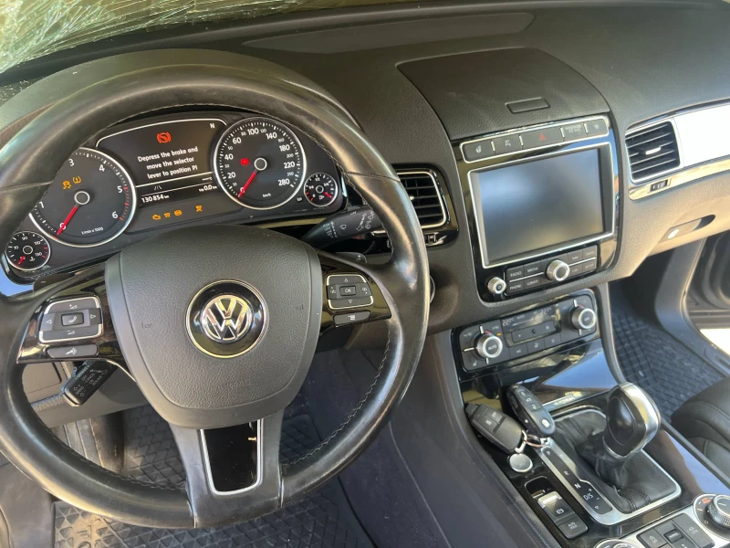 VW Touareg 3.0 TDI Exclusive, снимка 10 - Автомобили и джипове - 50899014