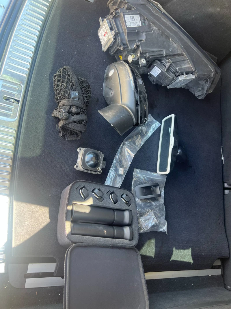 VW Touareg 3.0 TDI Exclusive, снимка 17 - Автомобили и джипове - 50899014