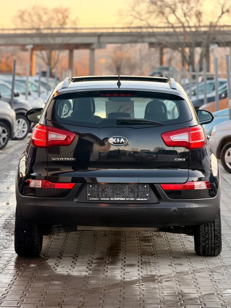 Kia Sportage 2.0* 4x4* Панорама* Нов внос* Италия* Топ* Реална*, снимка 9 - Автомобили и джипове - 52930362