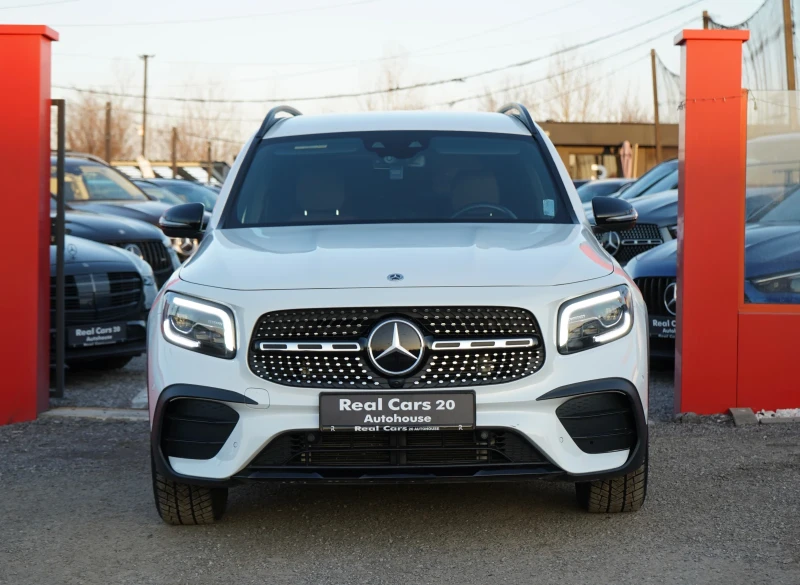 Mercedes-Benz GLB 200 4M* AMG* NIGHT PACK* CAMERA* DISTR* EXCLUSIVE, снимка 2 - Автомобили и джипове - 53154446