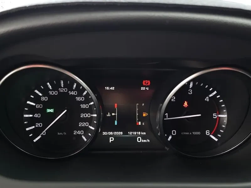 Land Rover Discovery Sport Sports 2.0 Td4 Se, снимка 8 - Автомобили и джипове - 55216008