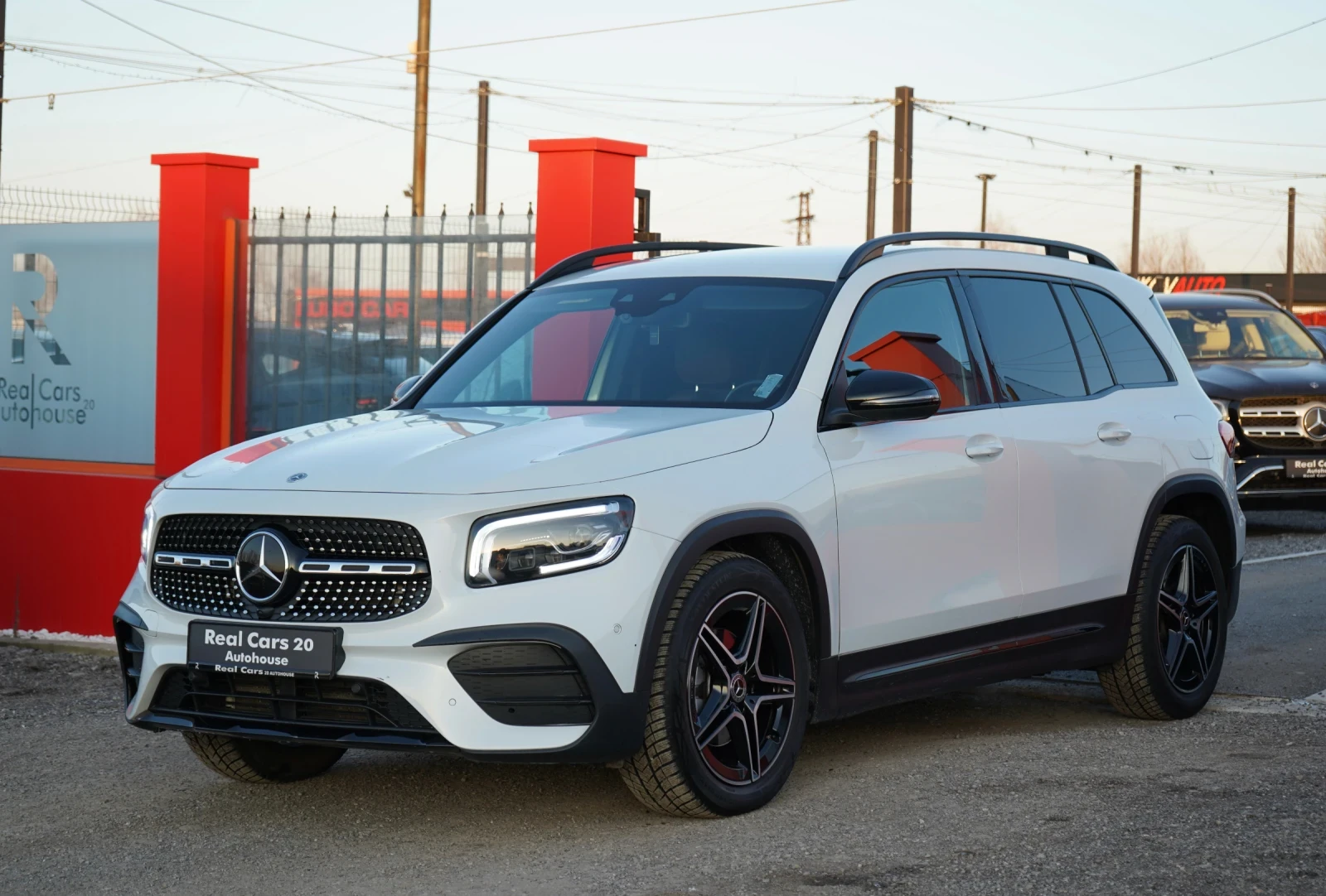 Mercedes-Benz GLB 200 4M* AMG* NIGHT PACK* CAMERA* DISTR* EXCLUSIVE | Mobile.bg � ����������� 1