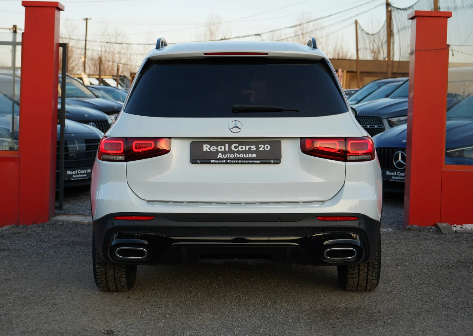 Mercedes-Benz GLB 200 4M* AMG* NIGHT PACK* CAMERA* DISTR* EXCLUSIVE - изображение 5
