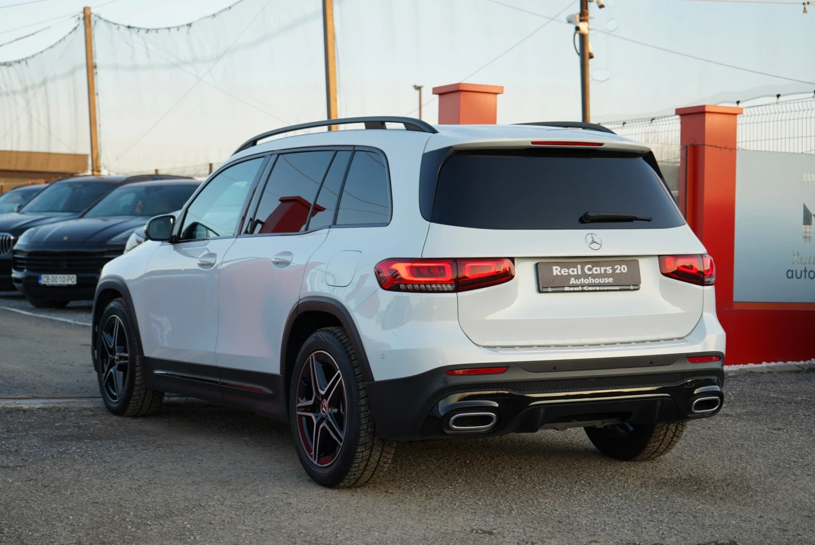 Mercedes-Benz GLB 200 4M* AMG* NIGHT PACK* CAMERA* DISTR* EXCLUSIVE - изображение 6