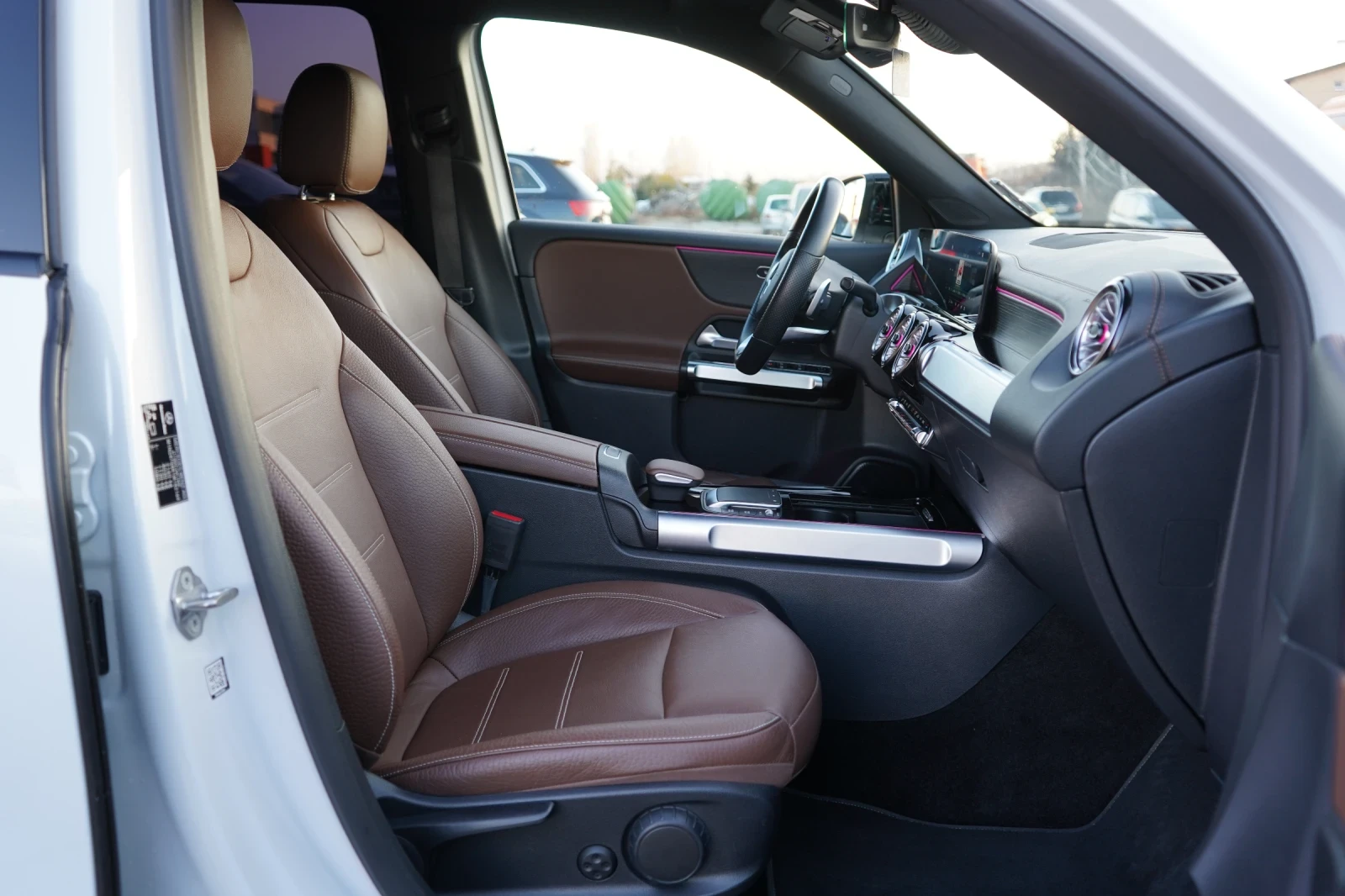 Mercedes-Benz GLB 200 4M* AMG* NIGHT PACK* CAMERA* DISTR* EXCLUSIVE | Mobile.bg � ����������� 15