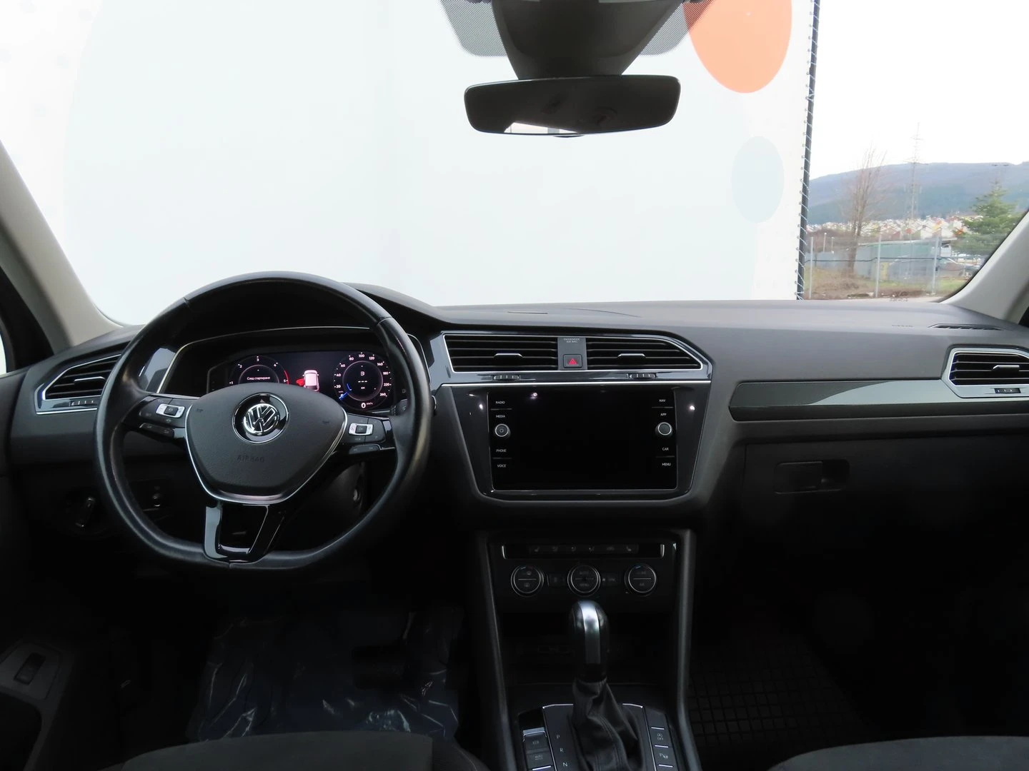 VW Tiguan, снимка 5 - Автомобили и джипове - 56422781