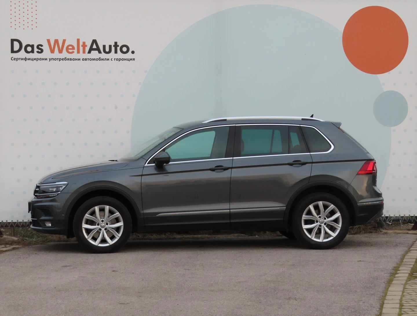 VW Tiguan, снимка 2 - Автомобили и джипове - 56422781
