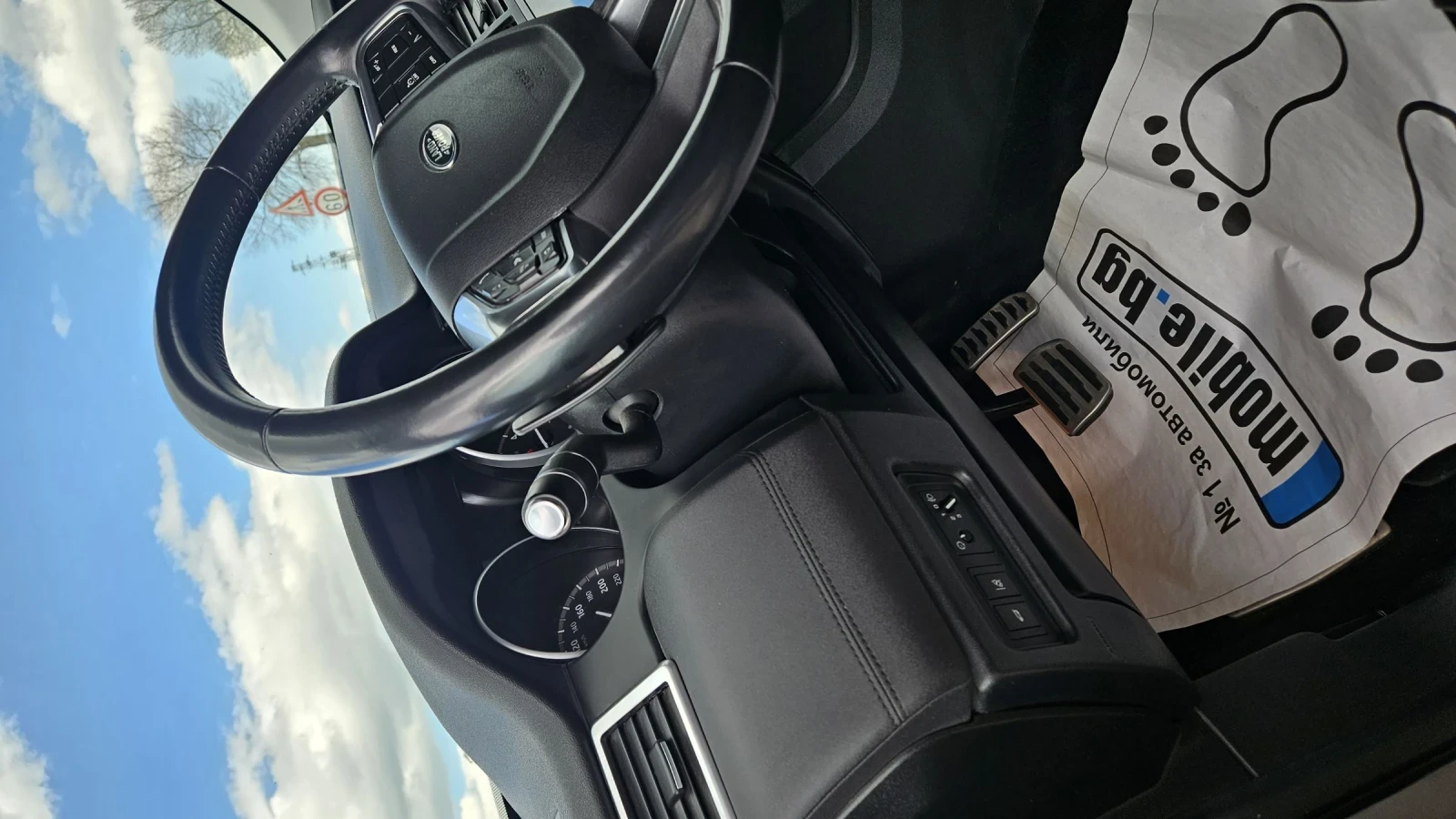 Land Rover Discovery Sport, снимка 14 - Автомобили и джипове - 54061259