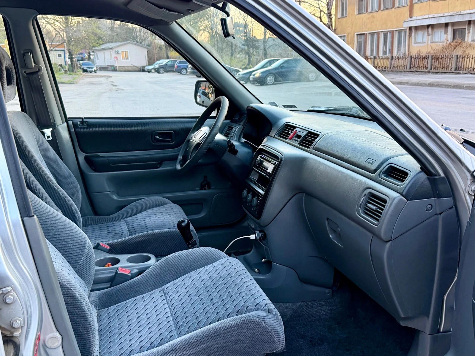 Honda Cr-v 2.0 Бензин, снимка 6 - Автомобили и джипове - 54143279