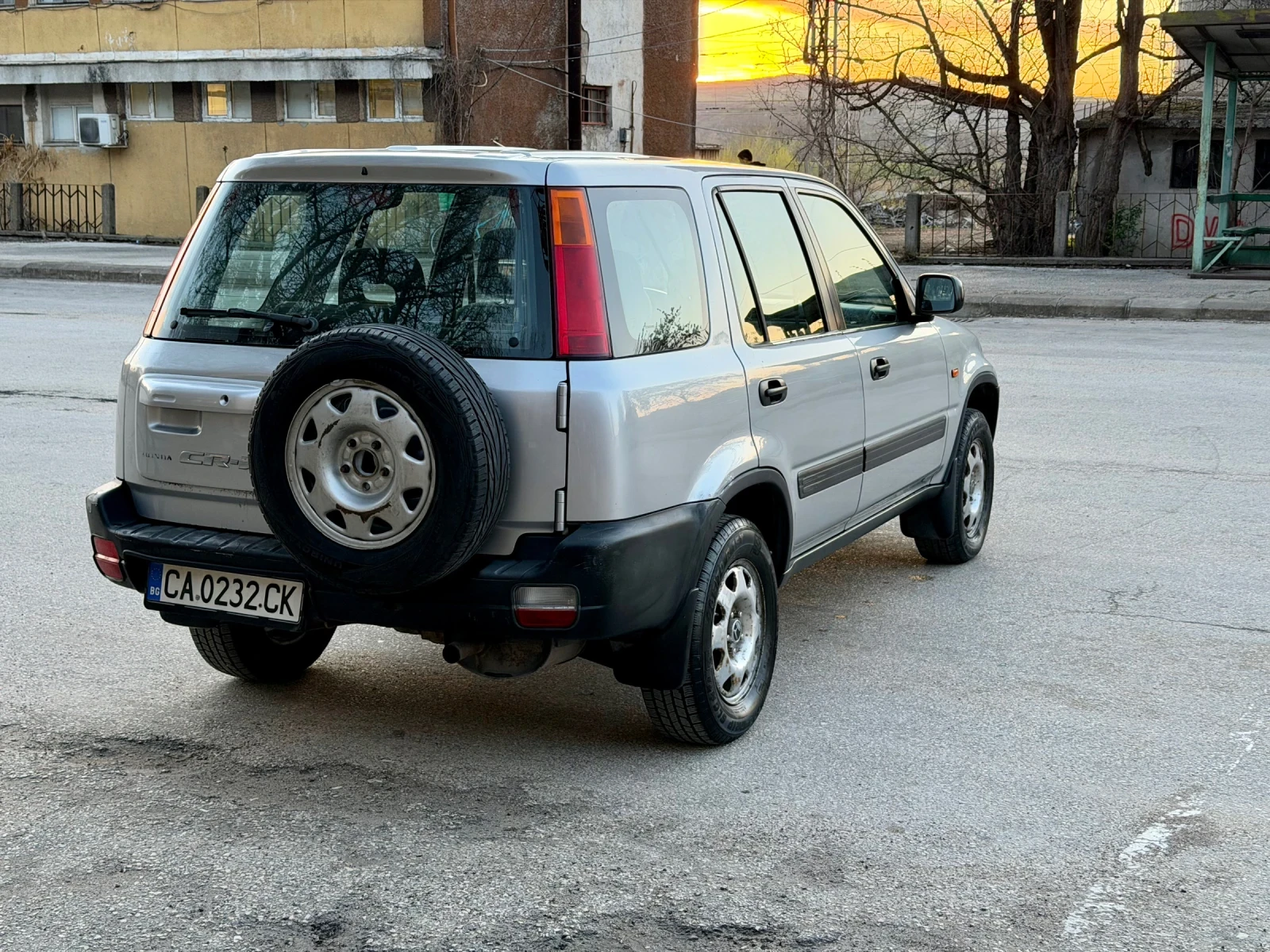 Honda Cr-v 2.0 Бензин, снимка 3 - Автомобили и джипове - 54143279