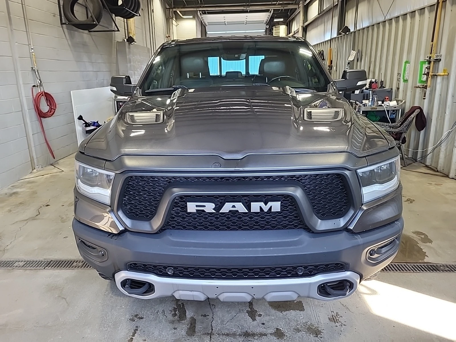 Dodge RAM 1500 REBEL CREW CAB SHORT BED, снимка 2 - Автомобили и джипове - 54757048